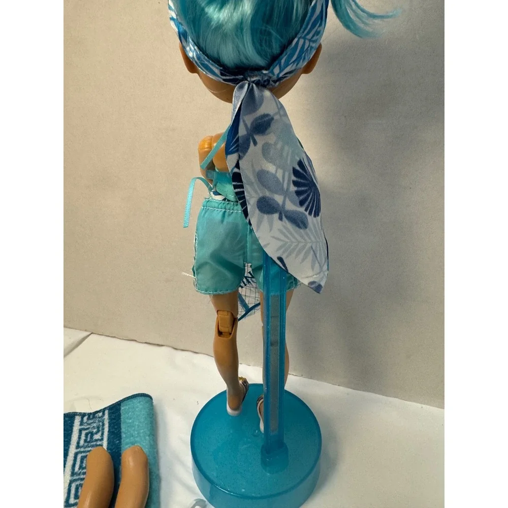 Rainbow High Pacific Coast Hali Capri Blue Fashion Doll Beach Accessories MGA
